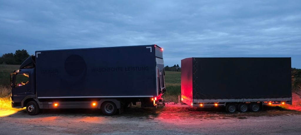 Mercedes Atego 818 mit 3-Achsen-Planenanhänger – Gespann
